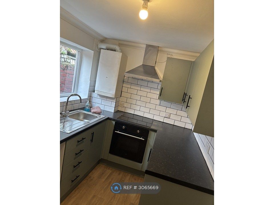 Property photo 1 of 14 Kitchen