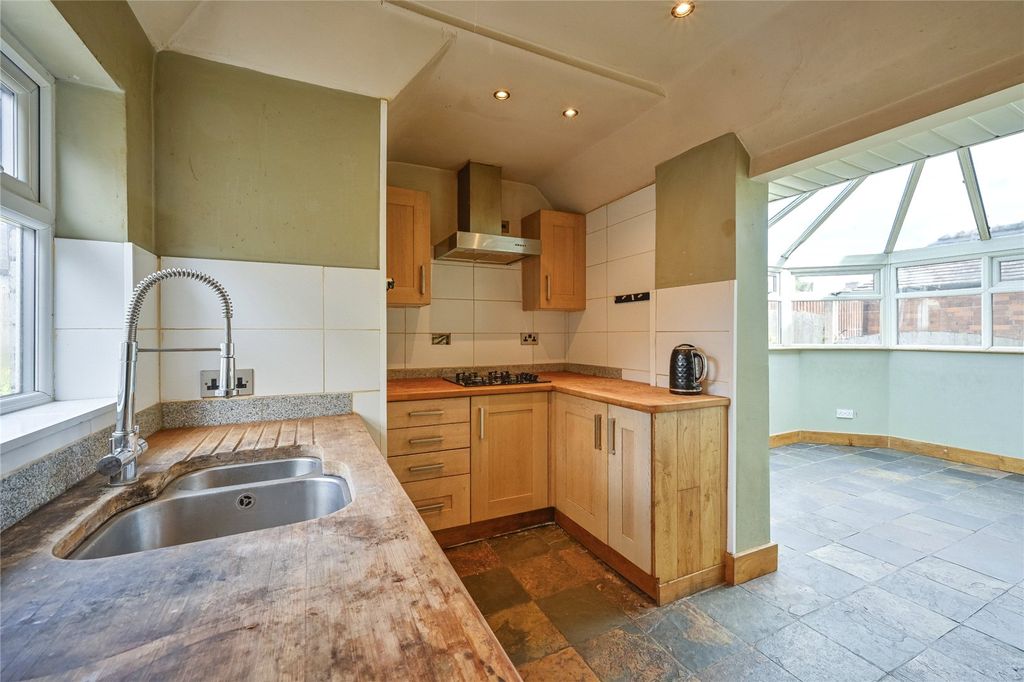 Property photo 2 of 30 Picture No. 17
