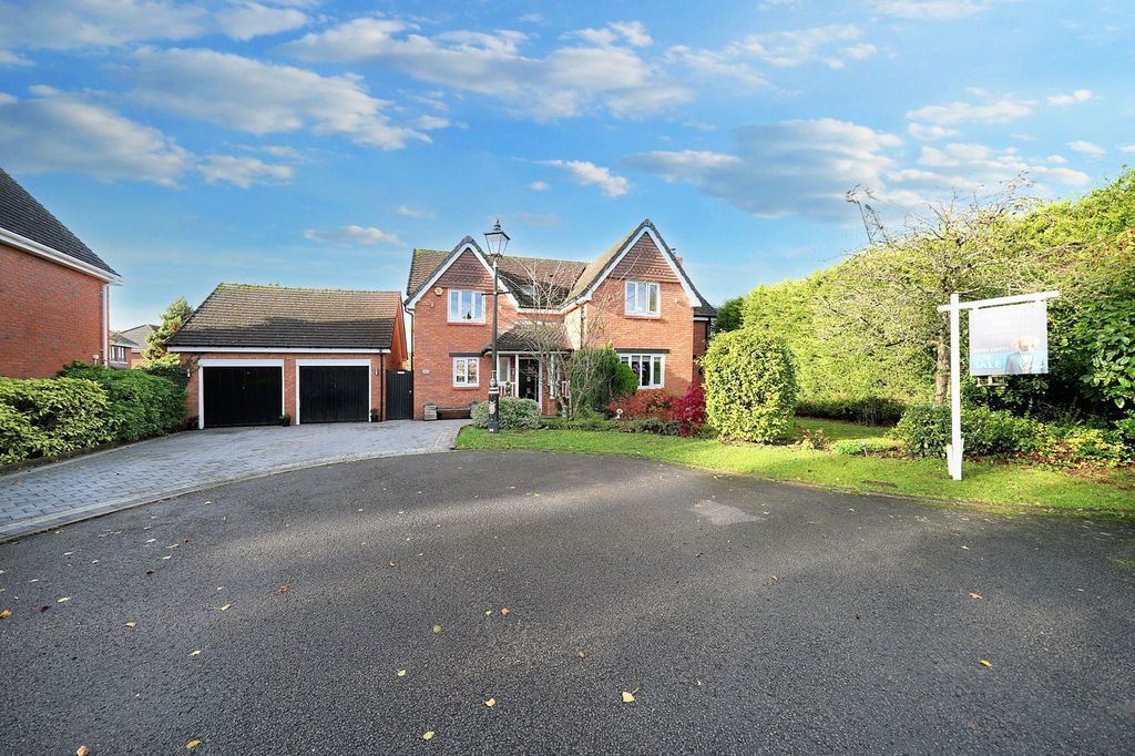 Property photo 2 of 54