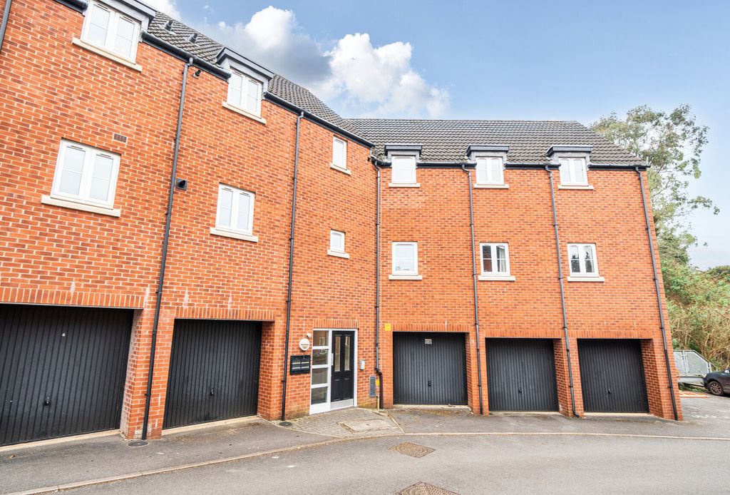 Property photo 1 of 22 1438342-20-69cd30...