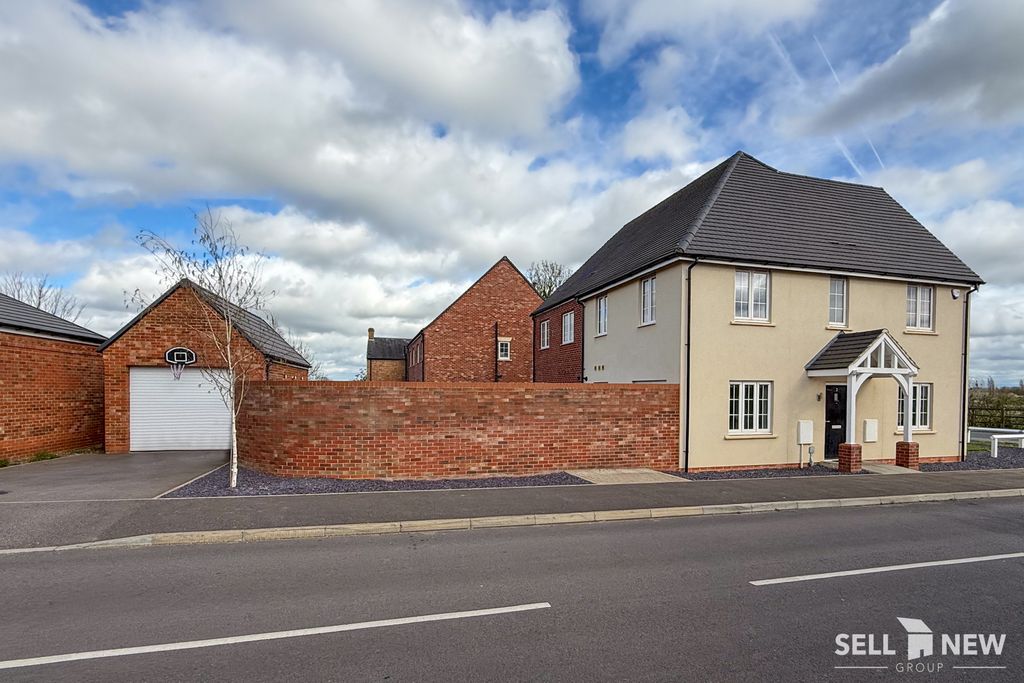 Property photo 1 of 32 External Photo