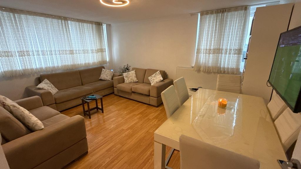 Property photo 1 of 9 Modern 2-Bedroom Flat To Rent In Ponders End, Enfield
