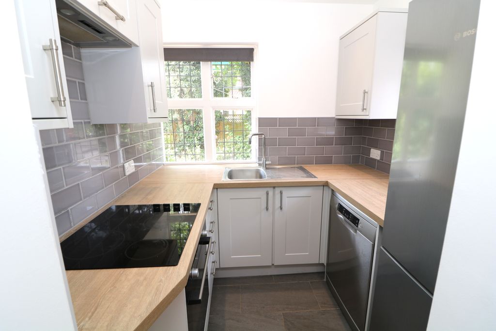 Property photo 3 of 11 Img_9259