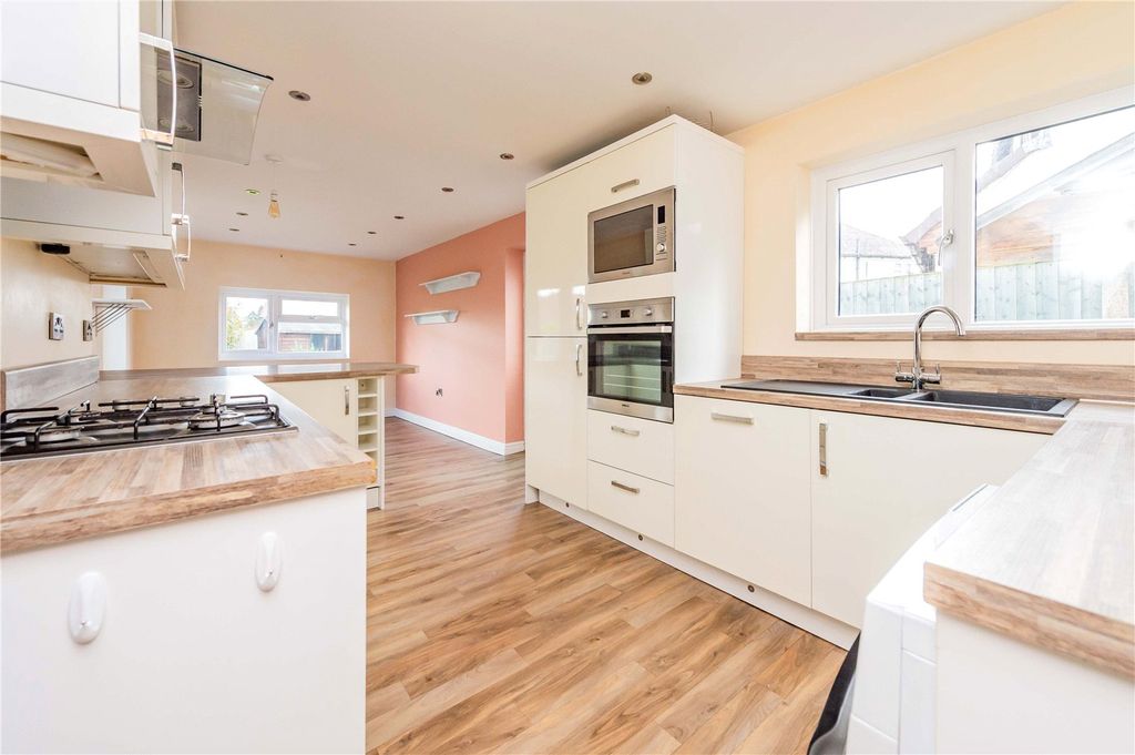 Property photo 2 of 41 Picture No. 58