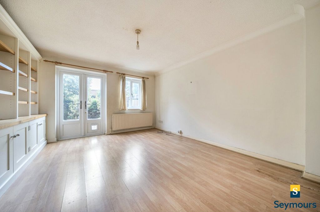Property photo 3 of 13 Living/Dining