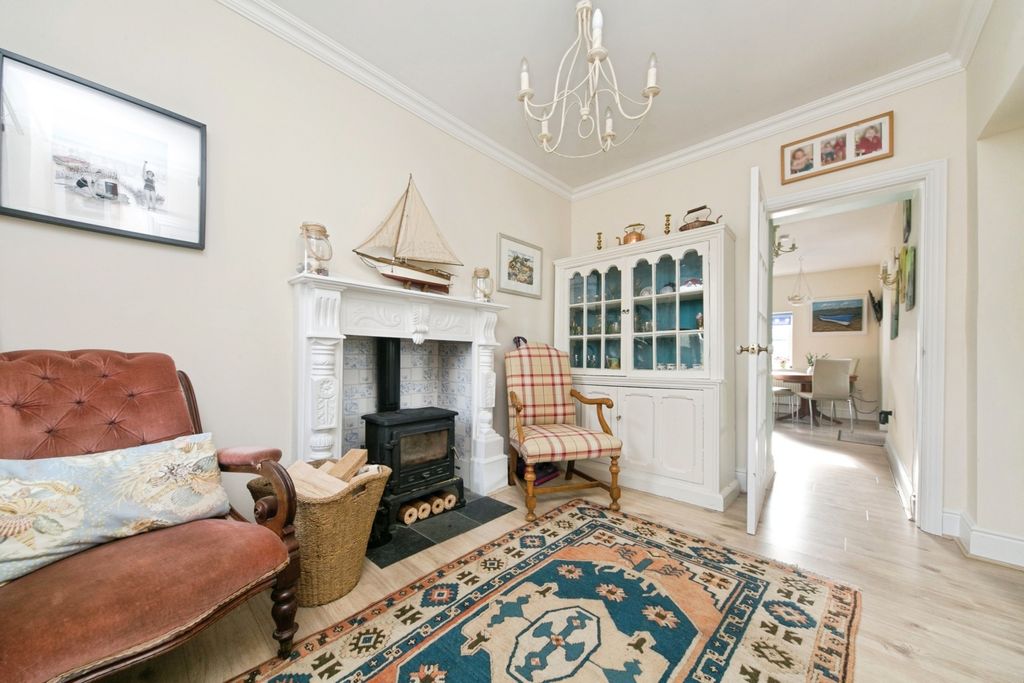 Property photo 3 of 37 Pbox-Img.Jpg
