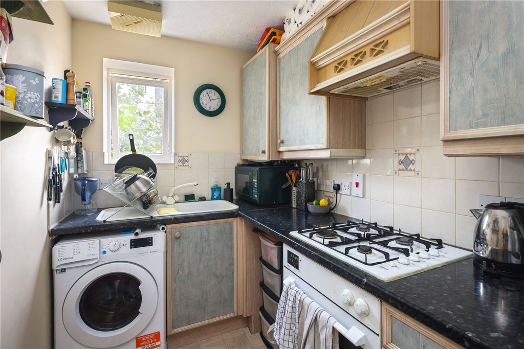 Property photo 3 of 6 Kitchen