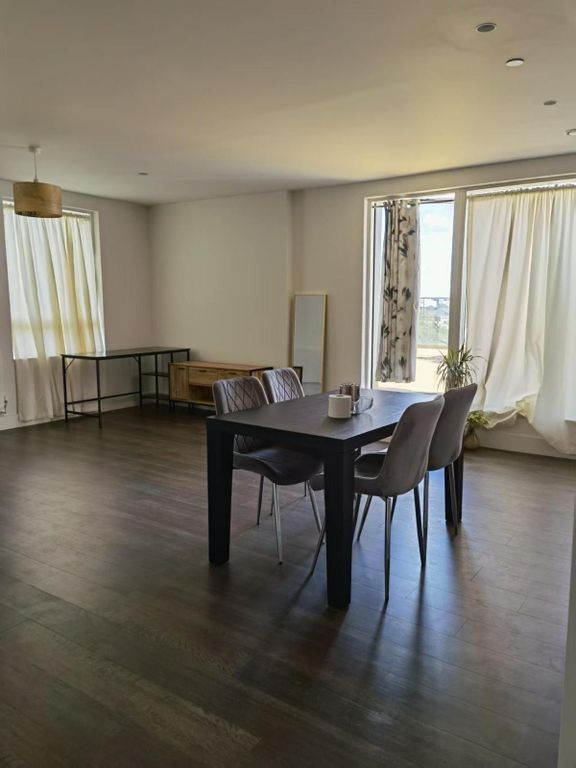 Property photo 1 of 7 2 Bed Flat To Rent North End Road, Wembley Ha9