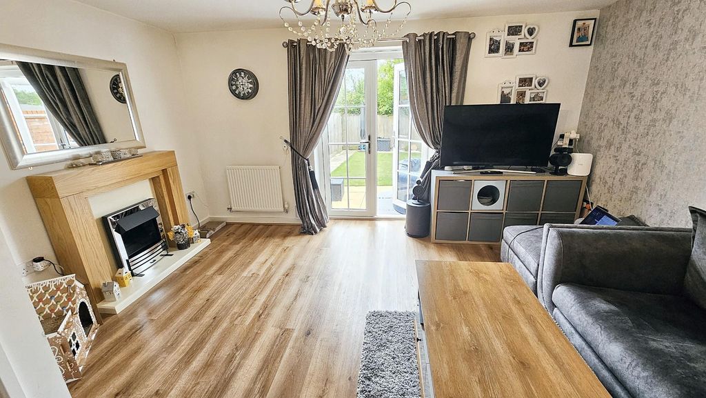 Property photo 2 of 9