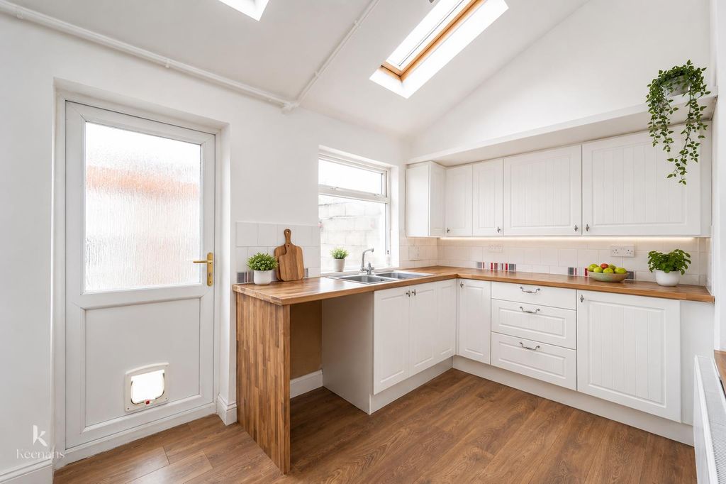 Property photo 1 of 34