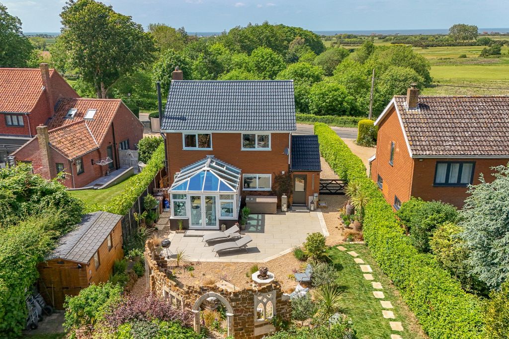 Property photo 2 of 49 4965545