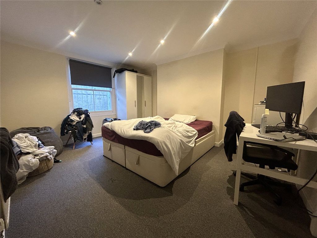 Property photo 3 of 8 Picture No. 07