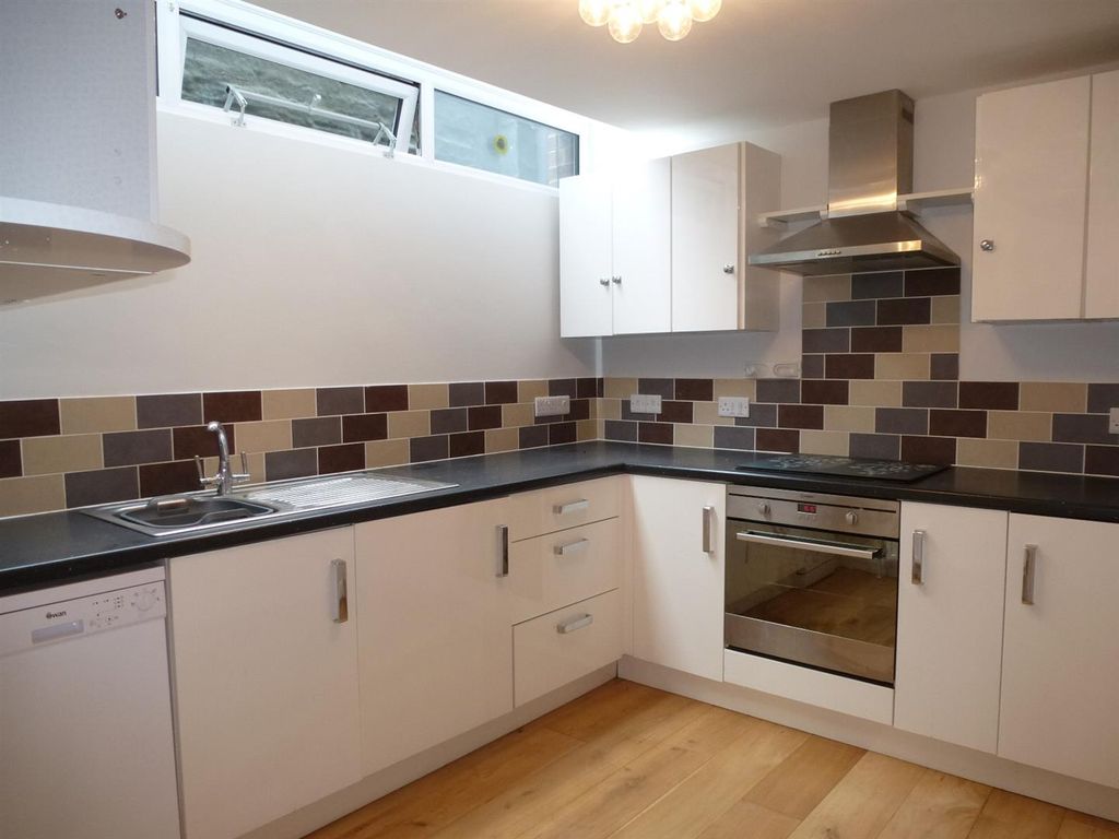 Property photo 1 of 5 Kitchen.Jpg