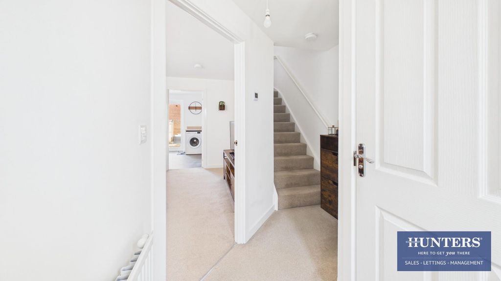 Property photo 2 of 20 Hallway