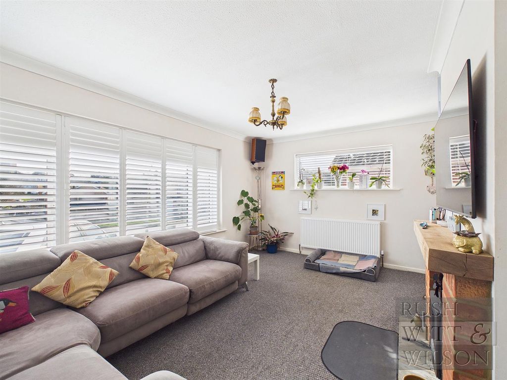 Property photo 2 of 24