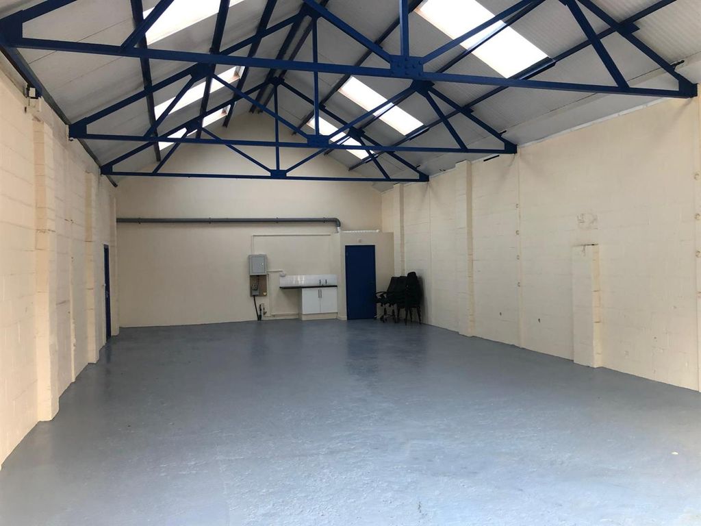 Property photo 3 of 6 6E Uddens-5.Jpg