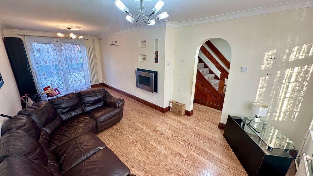 Property photo 2 of 7