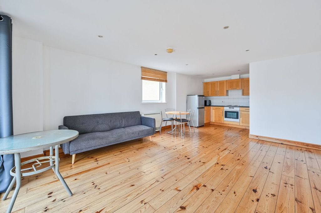 Property photo 2 of 9