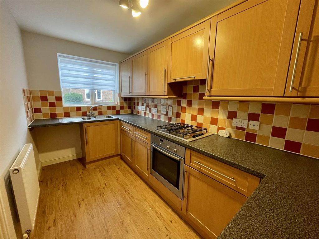 Property photo 2 of 9 Kitchen