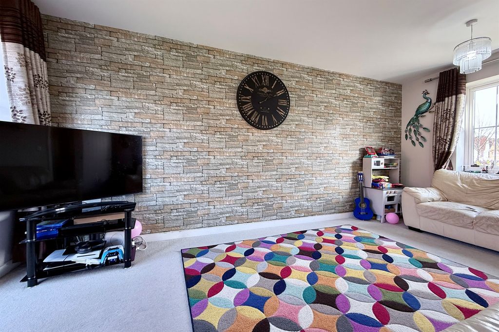 Property photo 2 of 26