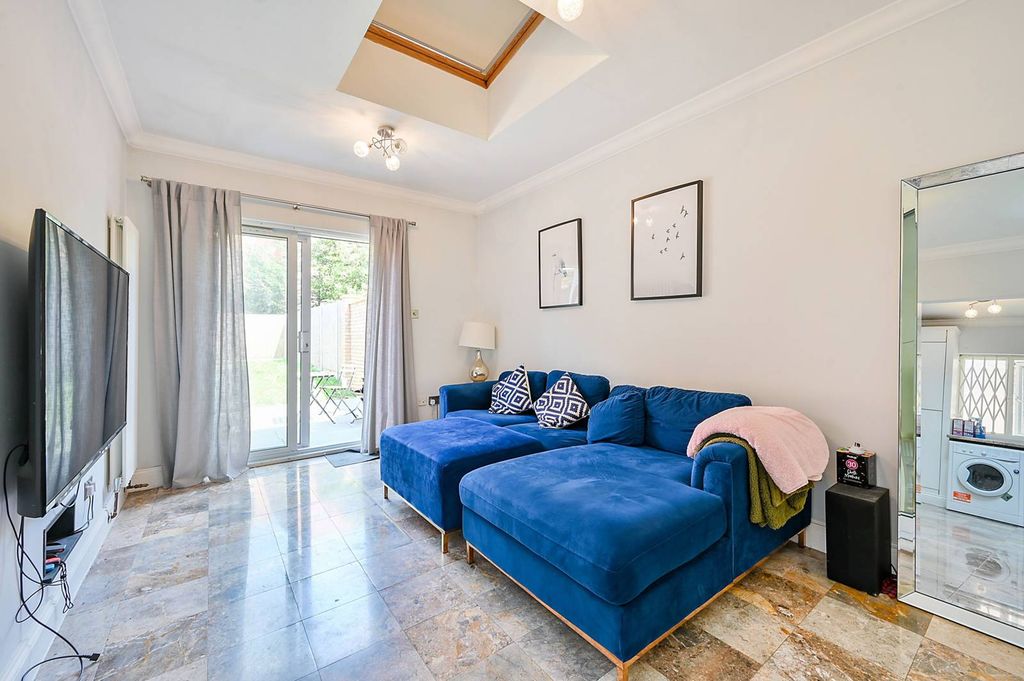 Property photo 1 of 19