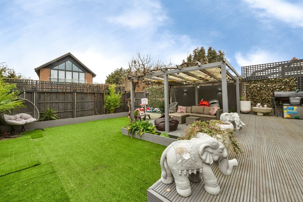 Additional image 19 of 5 bed semi-detached house for saleOrchard Drive, Grays RM17