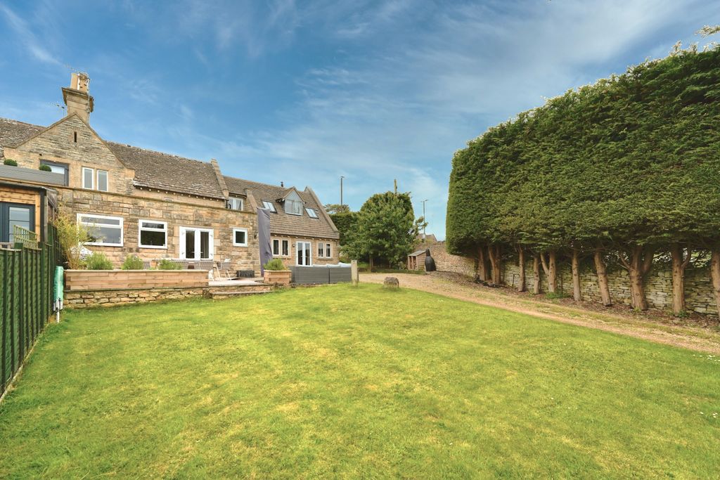 Property photo 1 of 22 House