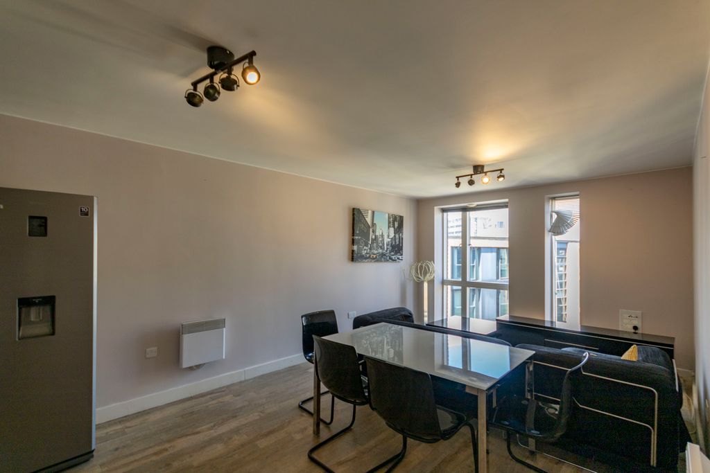 Property photo 3 of 11