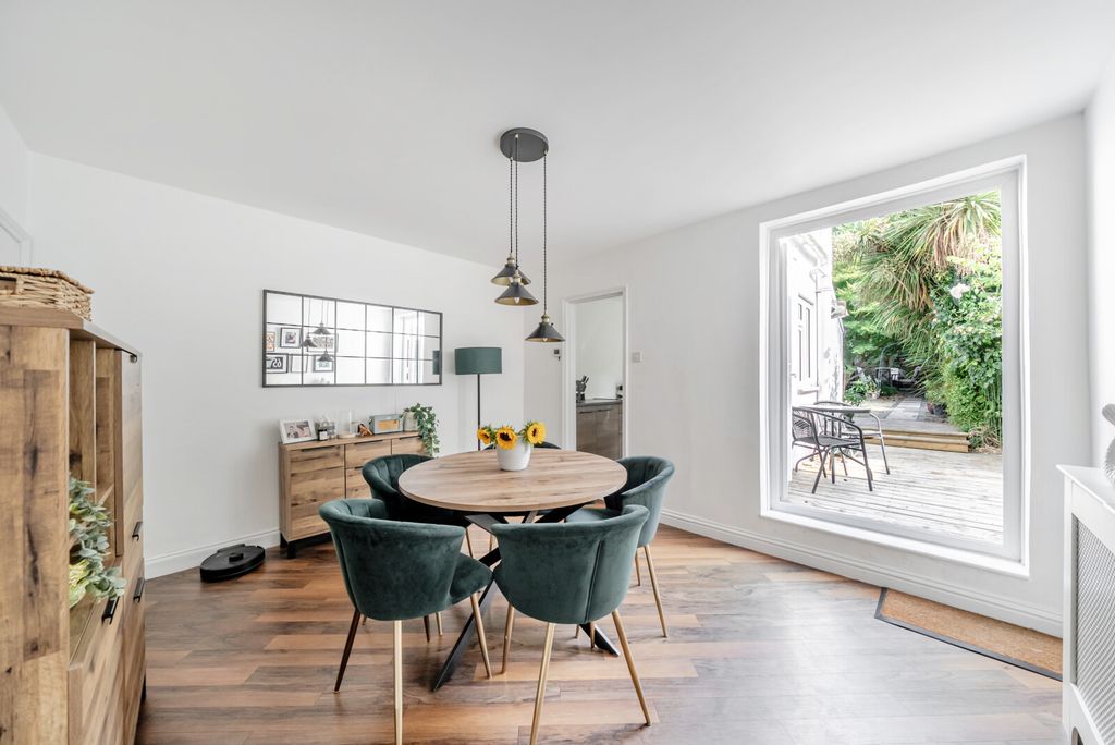 Property photo 2 of 18 1496801-36-6A60ee...
