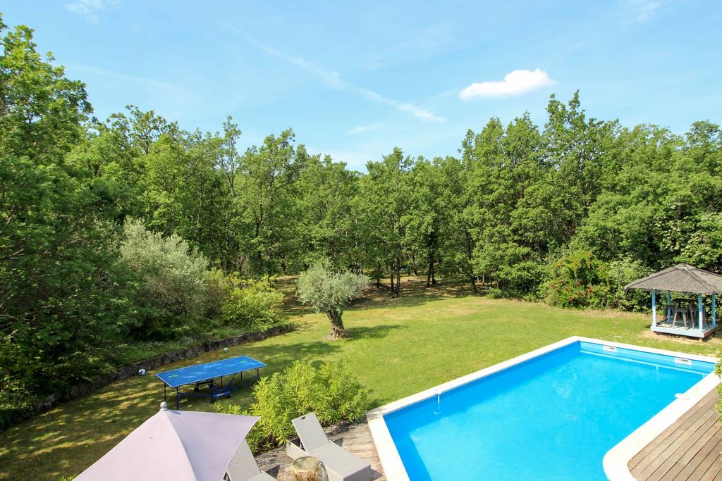 Property photo 2 of 23