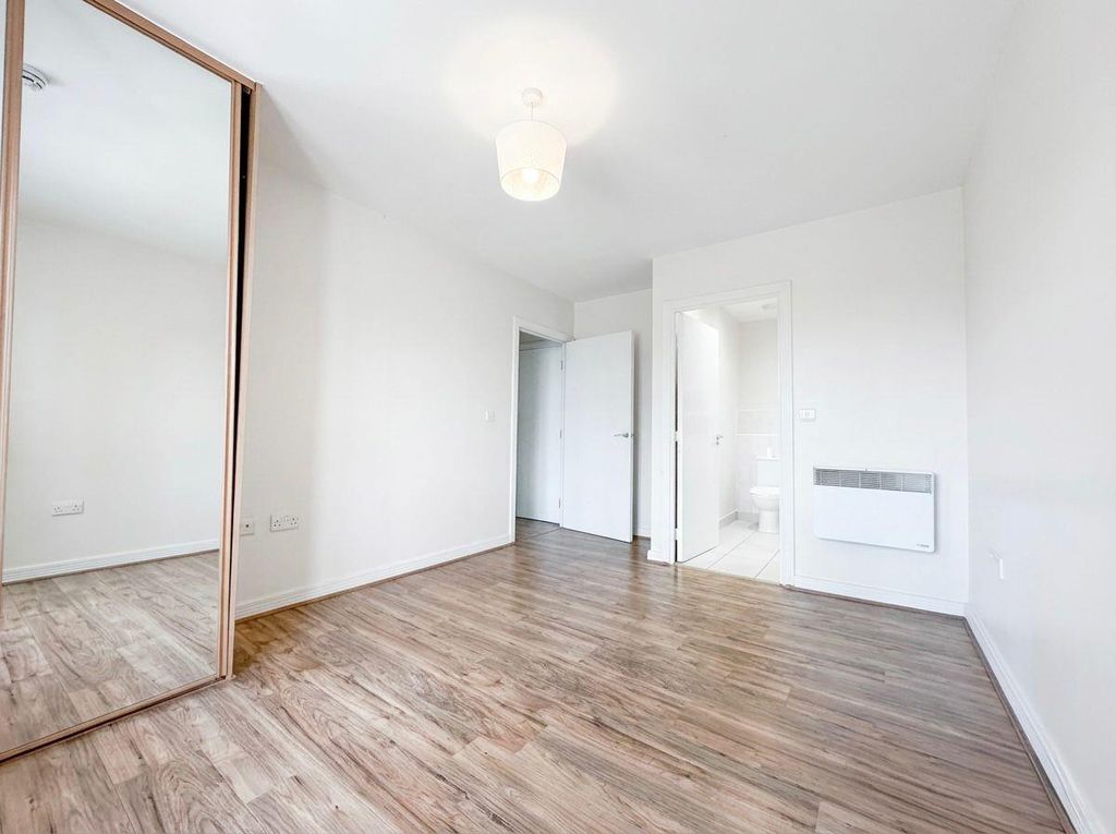 Property photo 2 of 7 2A8Da0A2-B1cd-474F-8505-40c33Bc79309.Jpg