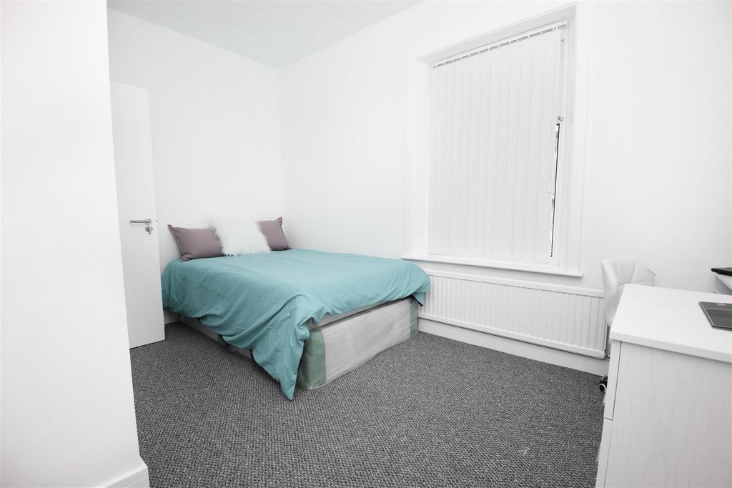 Property photo 2 of 9 Bedroom 2