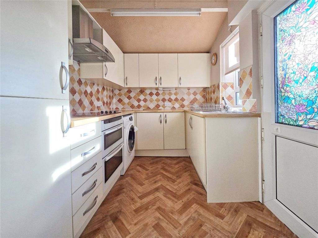 Property photo 2 of 13 Kitchen