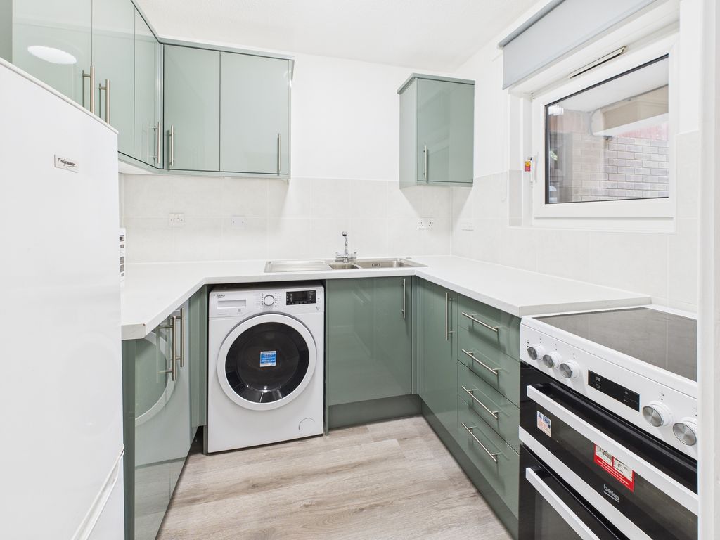 Property photo 2 of 7 Cam02519G0-Pr0346-Still007