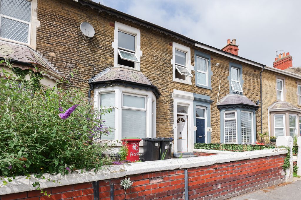 Property photo 1 of 30