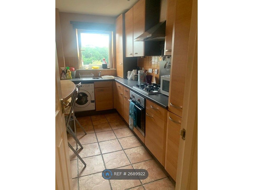 Property photo 2 of 10 Kitchen