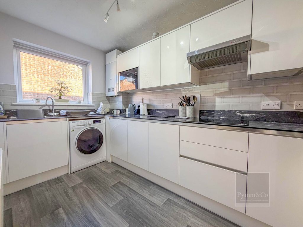 Property photo 3 of 16