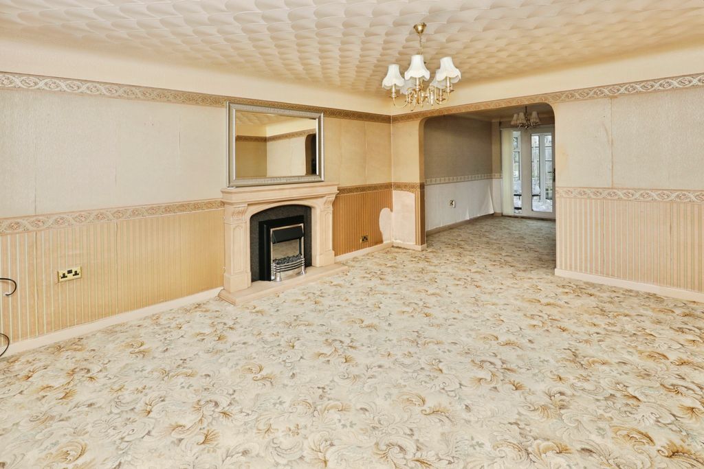 Property photo 3 of 20 7