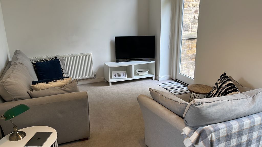 Property photo 2 of 9