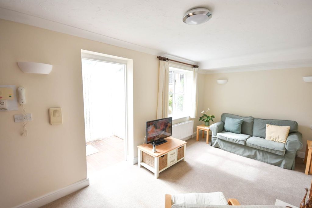Property photo 3 of 19