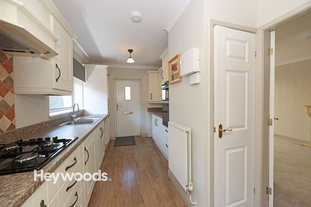 Property photo 2 of 34