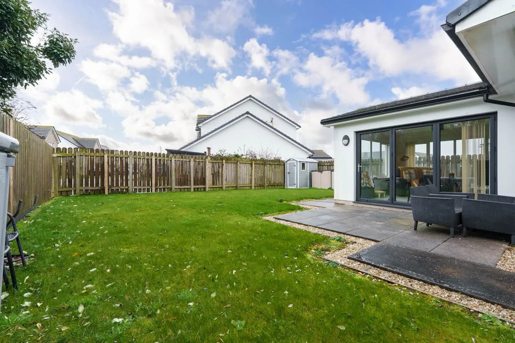 Property photo 2 of 18