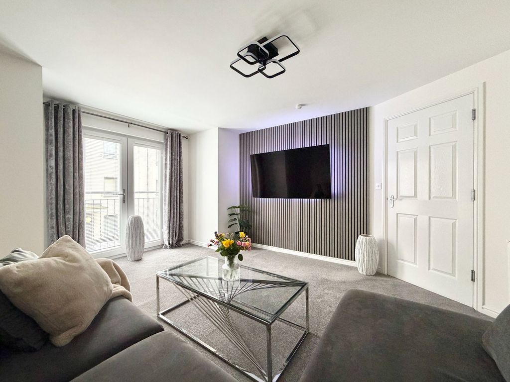 Property photo 3 of 23