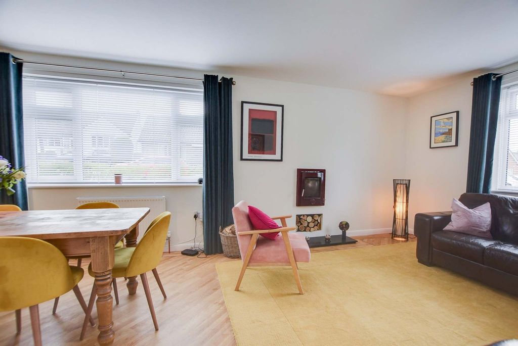 Property photo 2 of 35