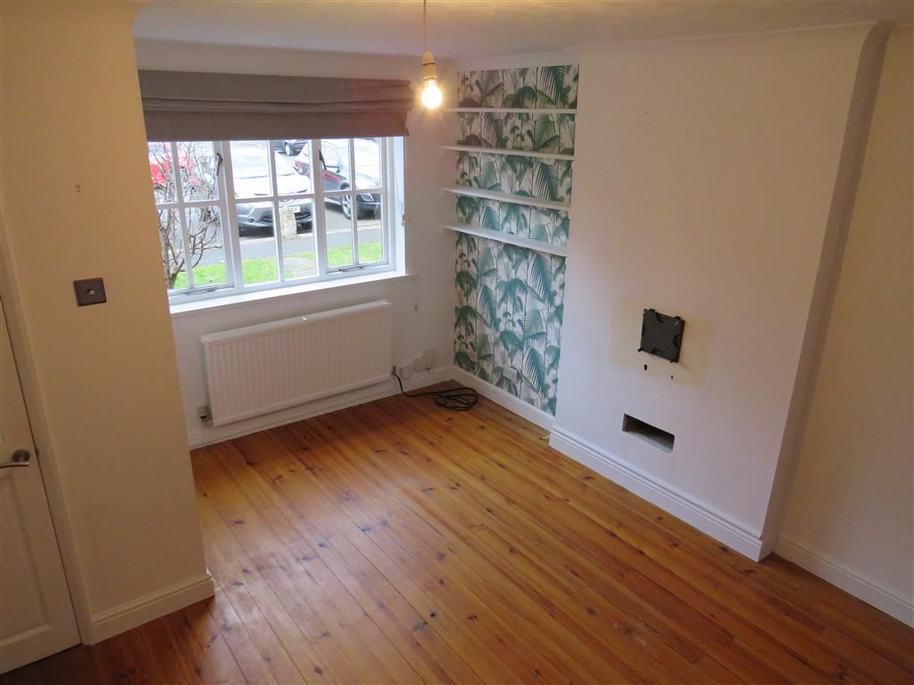 Property photo 3 of 9 Living Room