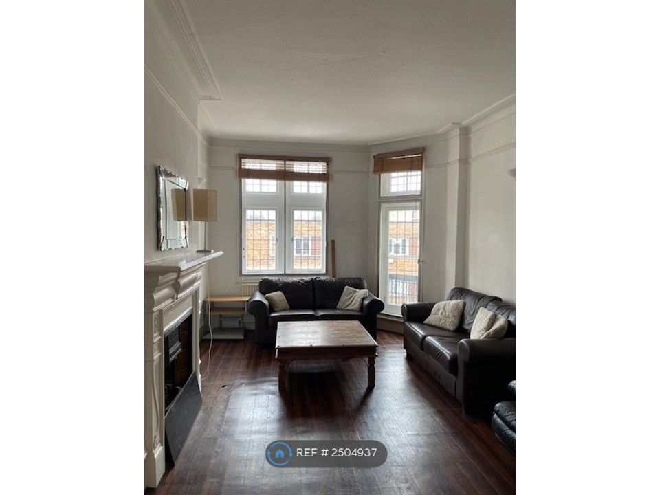 Property photo 1 of 13 Lounge