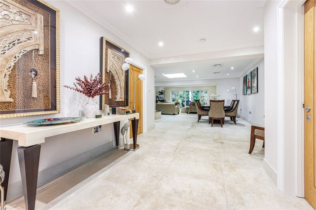 Property photo 2 of 28 Picture No. 04