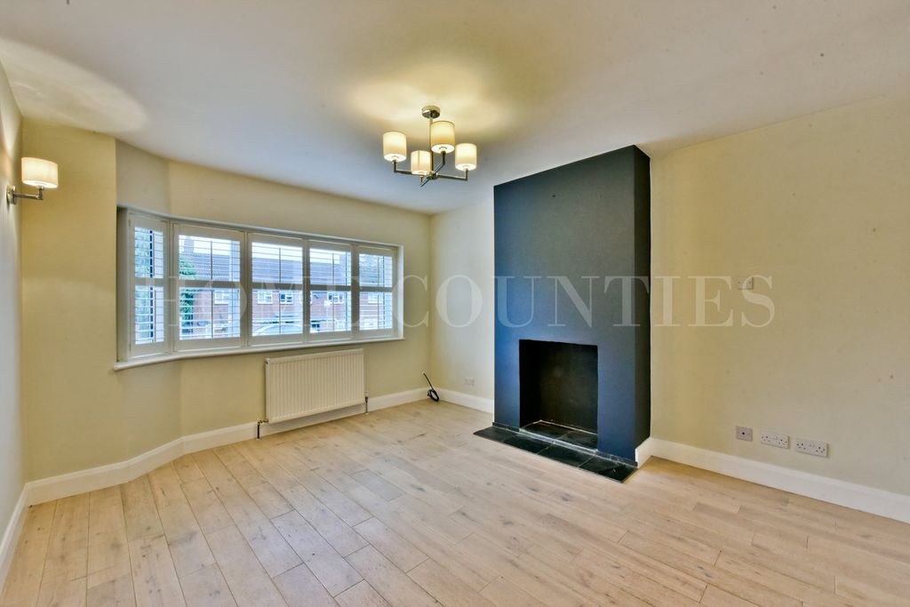 Property photo 2 of 24