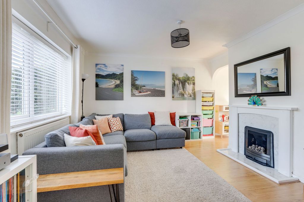 Property photo 2 of 20