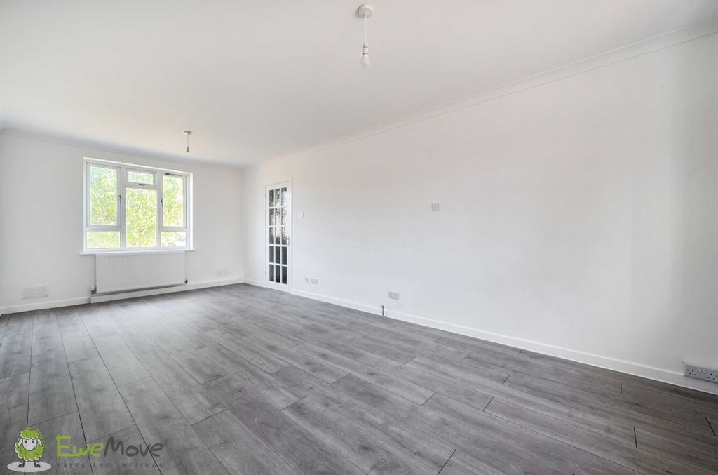 Property photo 3 of 21 Living Dining Room